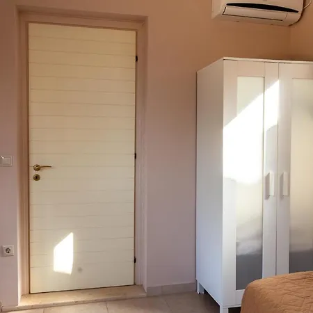 Brunello Seaside Apartment Lefkada City
