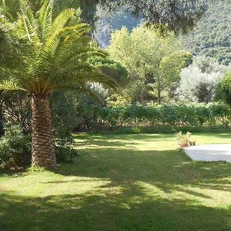 Brunello Seaside Apartmán Frínion
